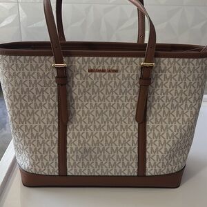 Perfect! Michael Kors Brown and White Tote Bag